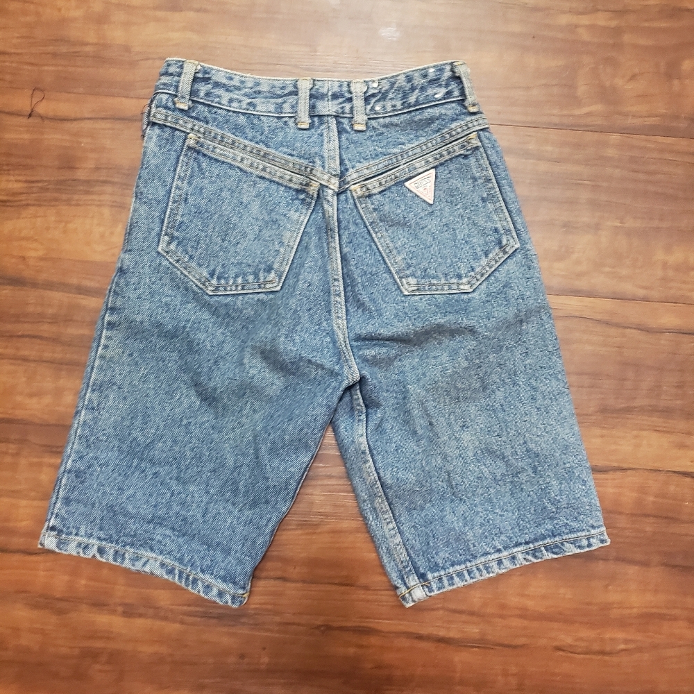 Vtg 80s GUESS ? triangle logo high waist mom denim shorts Jorts Bermuda